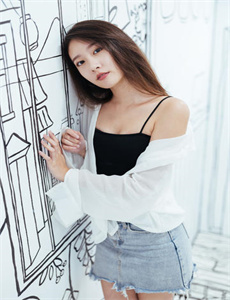 《黑帮大佬爱上我的三百六十五天-美女尿图》
