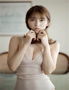 《夜色视频直播间-美女脱去所有衣视频》